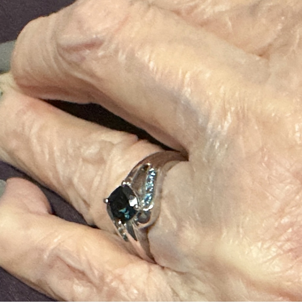 🍉Pretty ring. - Picture 2 of 11